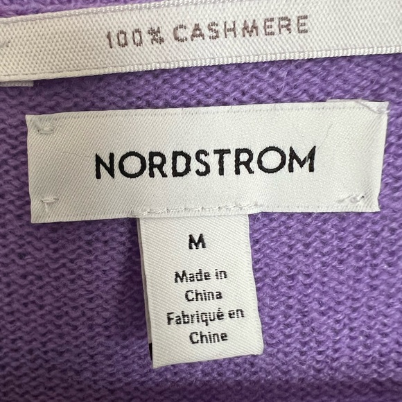 Gorgeous 100% Cashmere crew neck sweater sz M purple/lavender from Nordstrom NWT - Picture 2 of 7